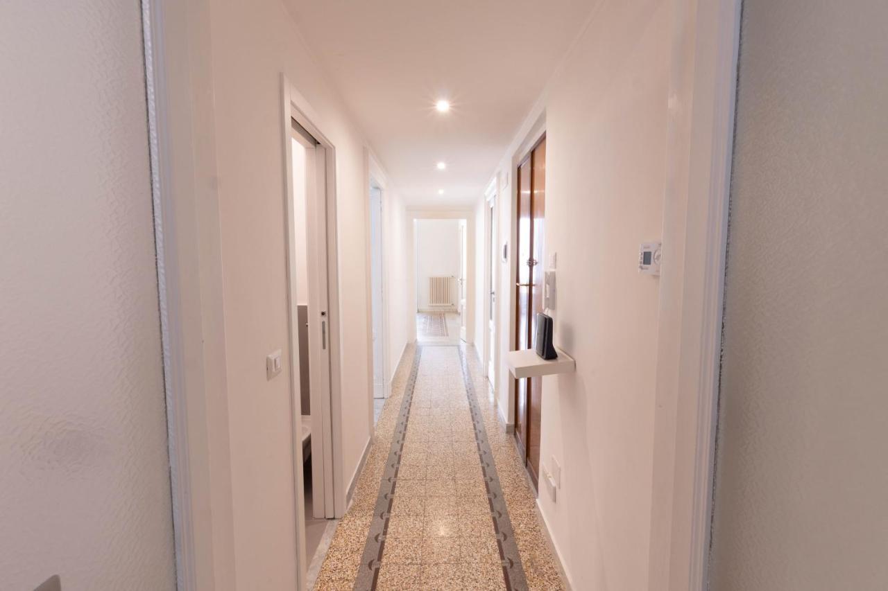Daniel'S Apartment บารี ภายนอก รูปภาพ