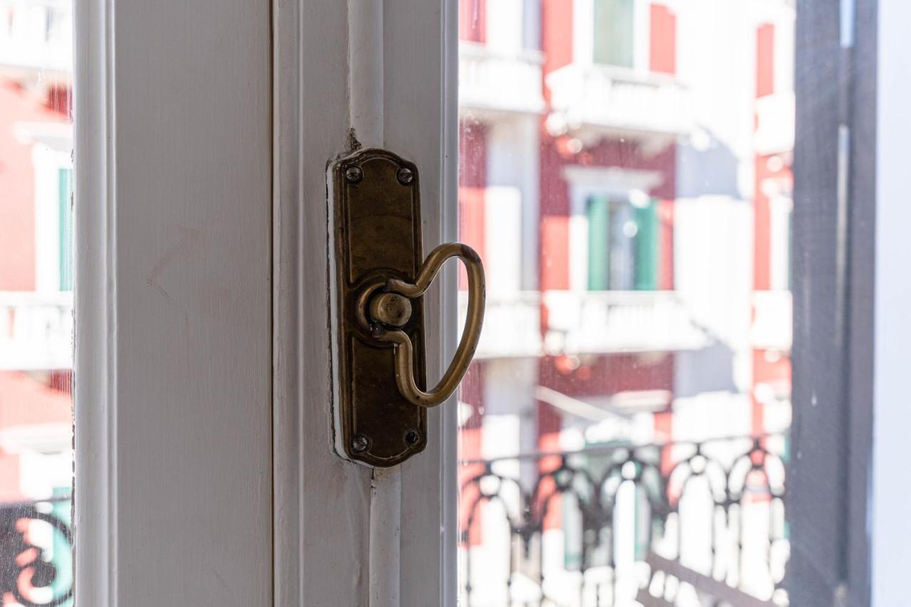 Daniel'S Apartment บารี ภายนอก รูปภาพ